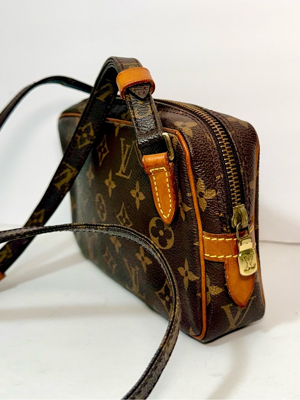 Louis Vuitton Monogram Canvas Crossbody Bag in Brown - Picture 8 of 15